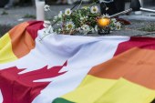 Canadians pay tribute to Orlando shooting victims at cross-country vigils